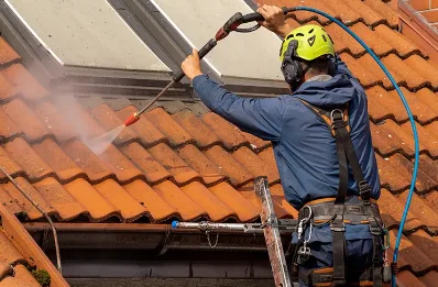 Démoussage et hydrofuge de toiture à Bréban
